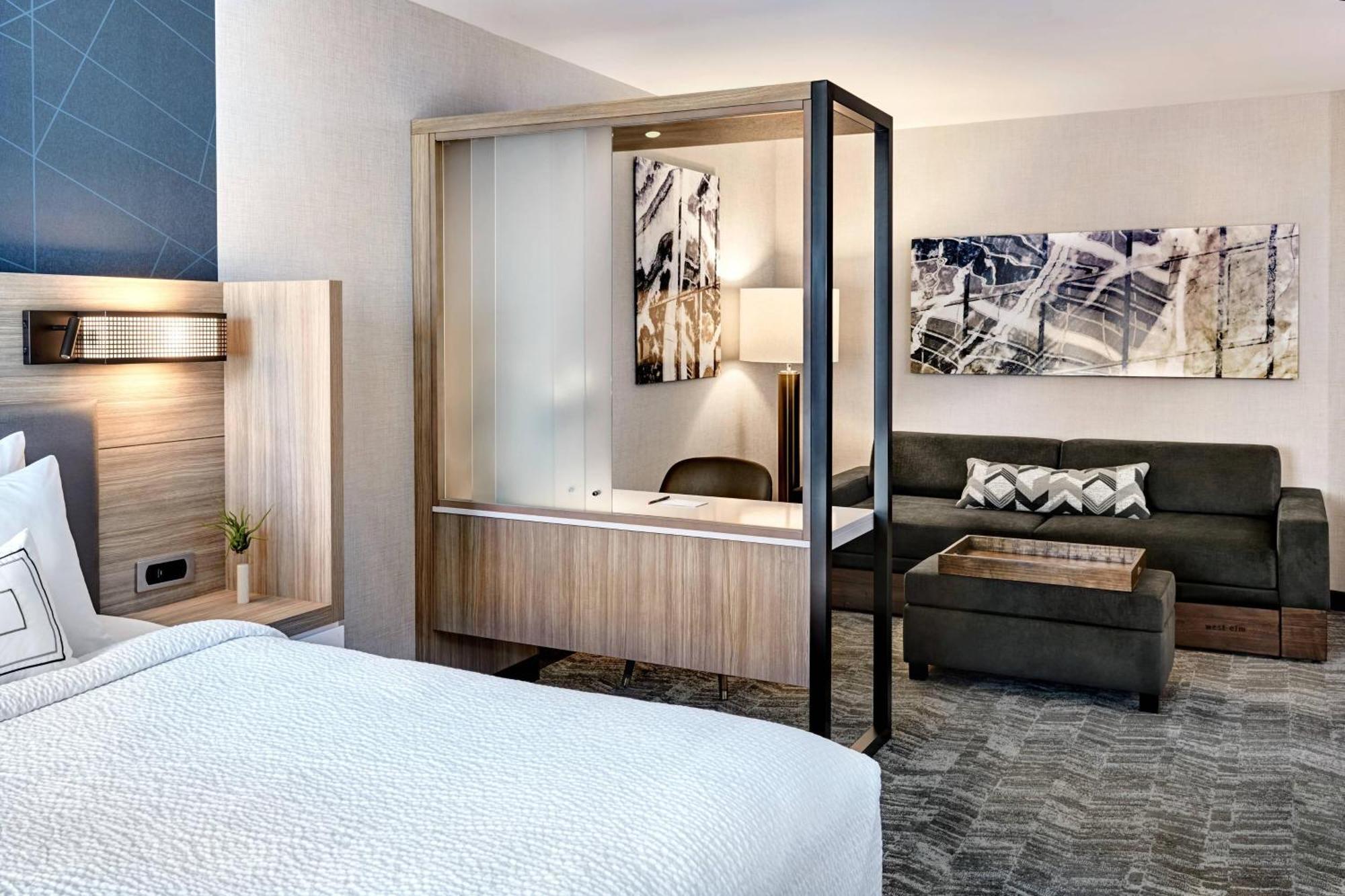 Springhill By Marriott Cleveland Hotel